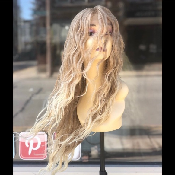 Accessories - Long 27/613 Beach Wave BACK IN STOCK